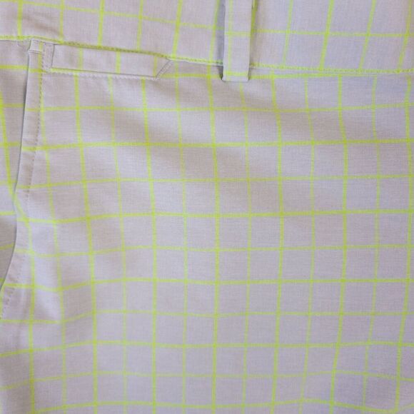 Nike Golf Shorts Mens 36 Light Gray Volt Tour Performance Dri-Fit Plaid Golfer - Picture 2 of 12